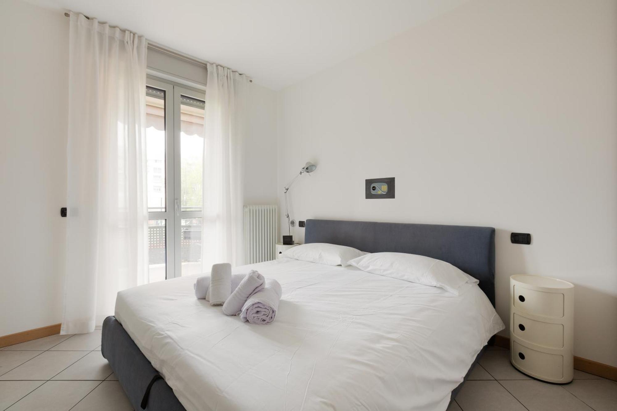Niguarda - Ampio E Moderno Trilocale Apartment