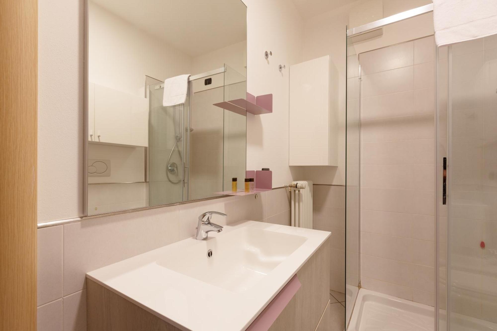 Apartment Niguarda - Ampio E Moderno Trilocale Milan