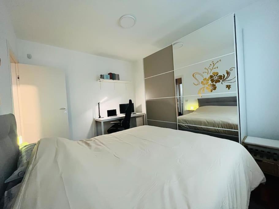 Bilocale Certosa- Fiera Apartamento Milão