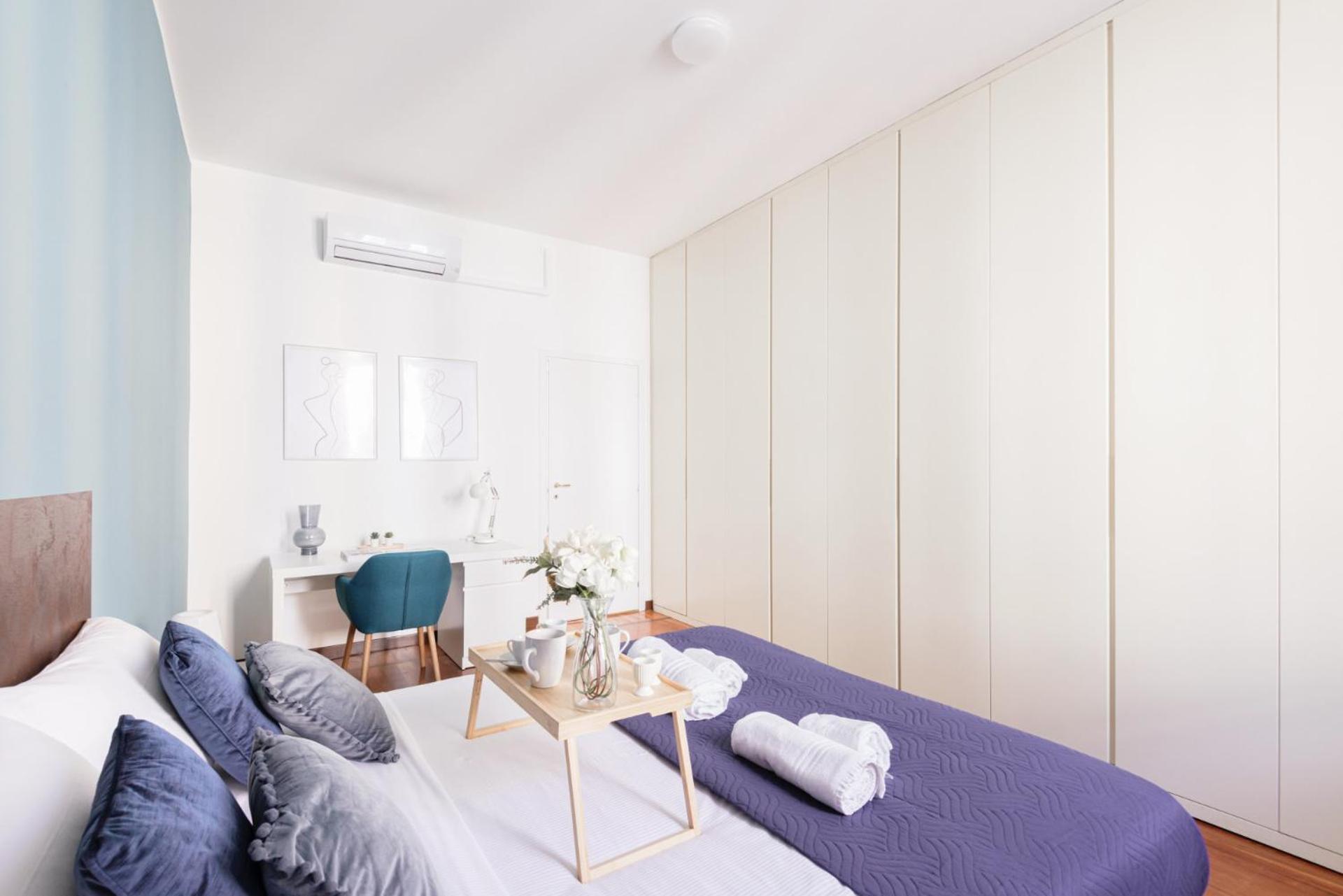 Easylife - Luminoso In Buenos Aires * Milan