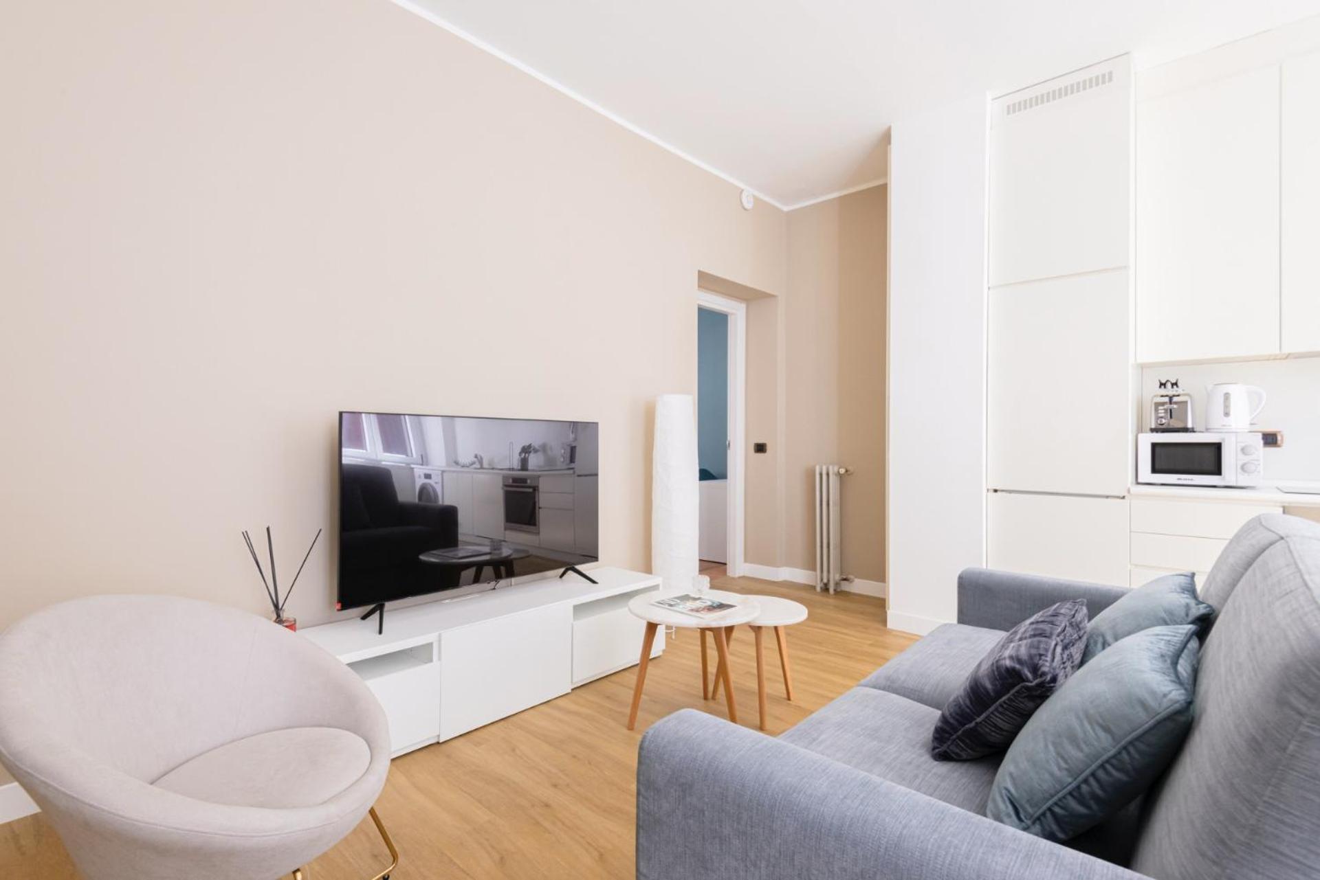Easylife - Luminoso In Buenos Aires * Milan