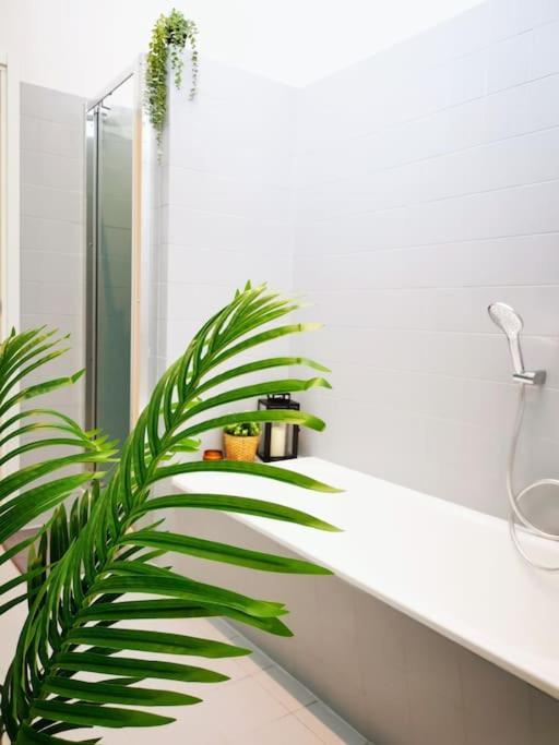 Sunny Flat 50 Meters From The Metro Milão