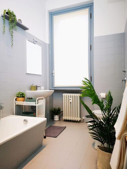 Sunny Flat 50 Meters From The Metro * Milão