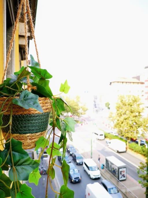 Sunny Flat 50 Meters From The Metro Apartamento *