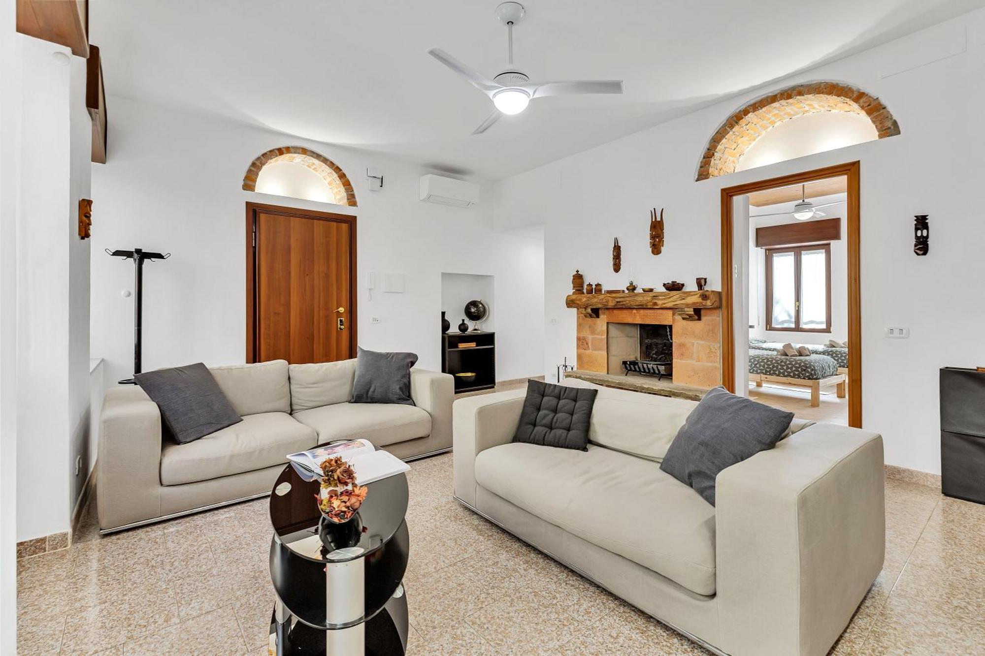 Charming & Bright In The Heart Of - Balcony Apartment Milan
