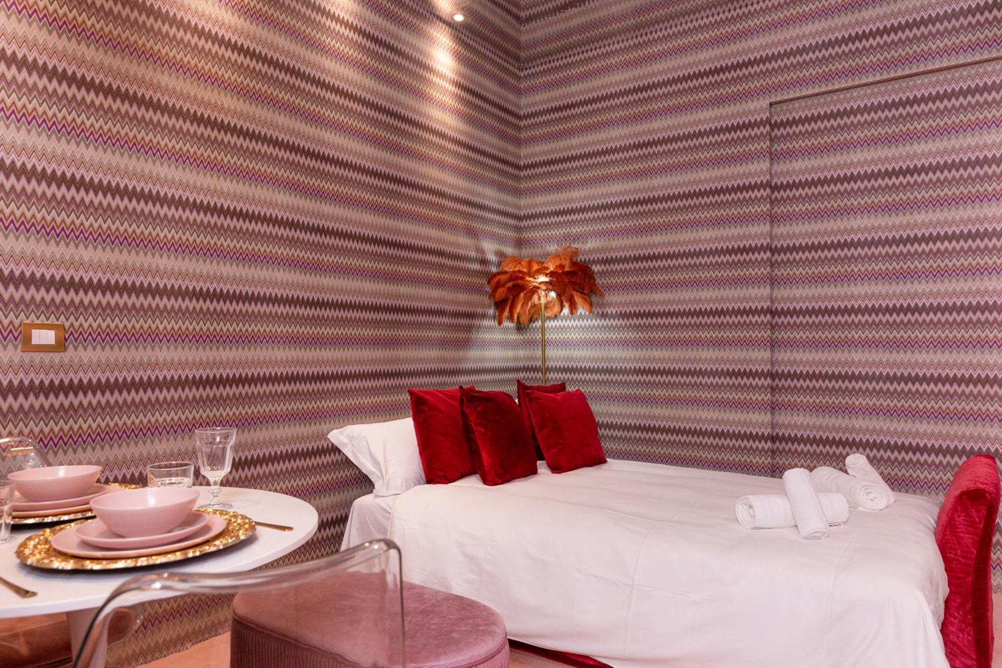Piazza Del Carmine - Gold Exclusive - In The Underground No Windows Apartment *