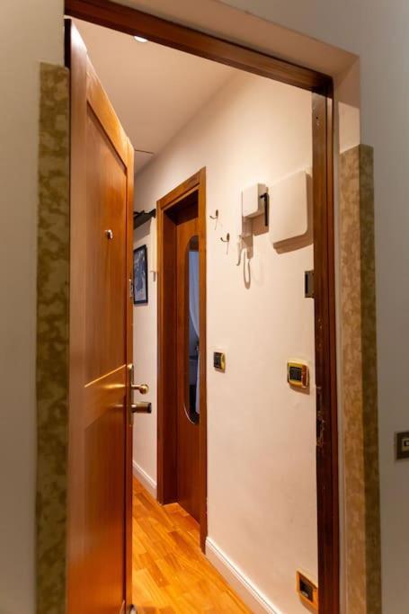 Porta Nuova Moscova: Cozy Near Duomo! Apartamento *