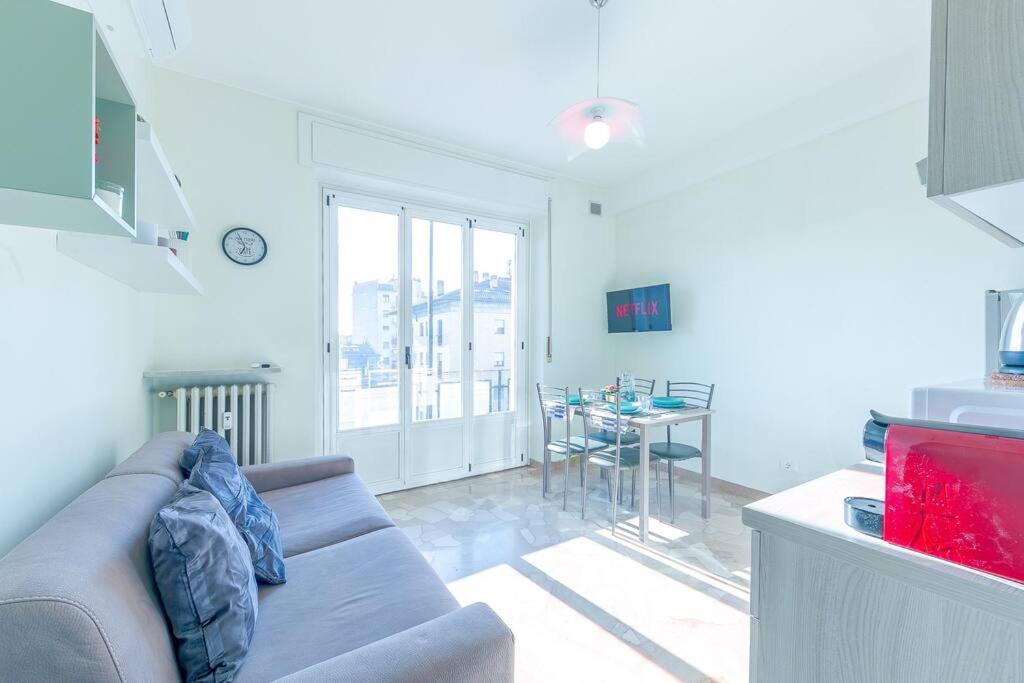 Apartamento Navigli - Downtown - Duomo Spacious Two Bedroom - Close To Metro - Ac - Wi-fi