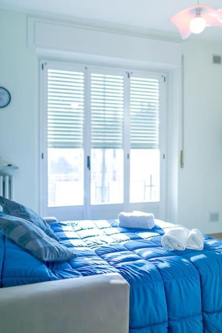 Apartamento Navigli - Downtown - Duomo Spacious Two Bedroom - Close To Metro - Ac - Wi-fi Milão