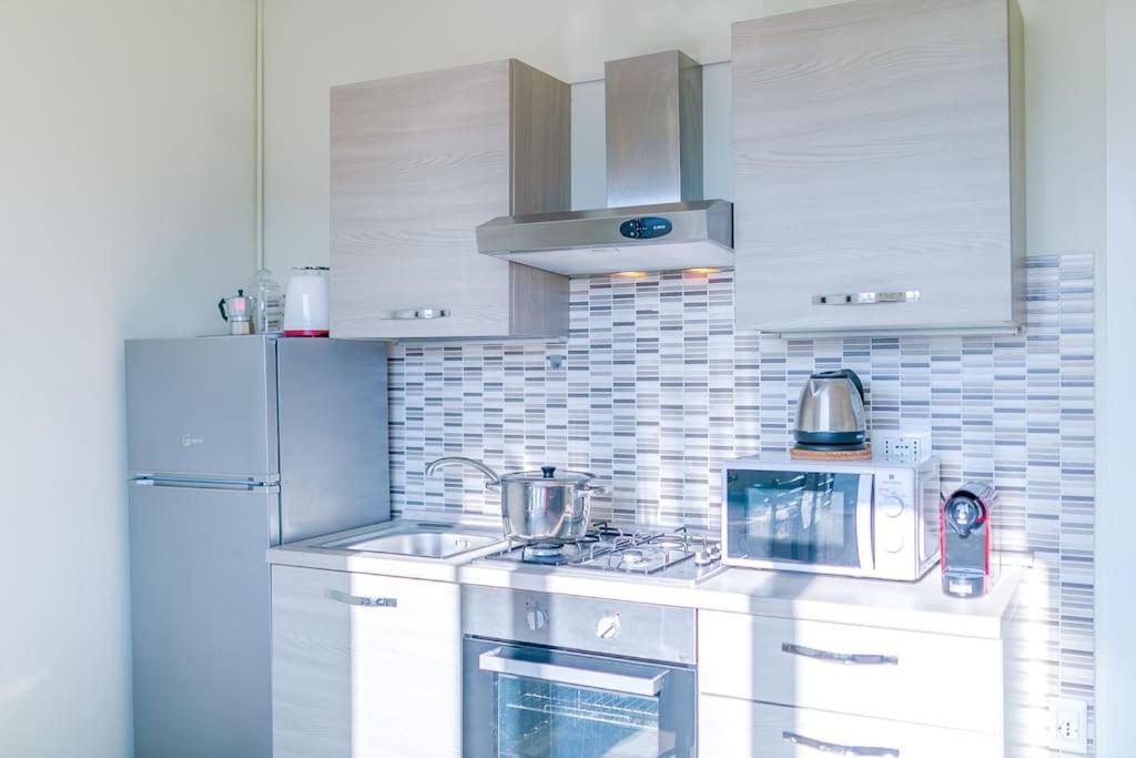 Apartamento Navigli - Downtown - Duomo Spacious Two Bedroom - Close To Metro - Ac - Wi-fi *