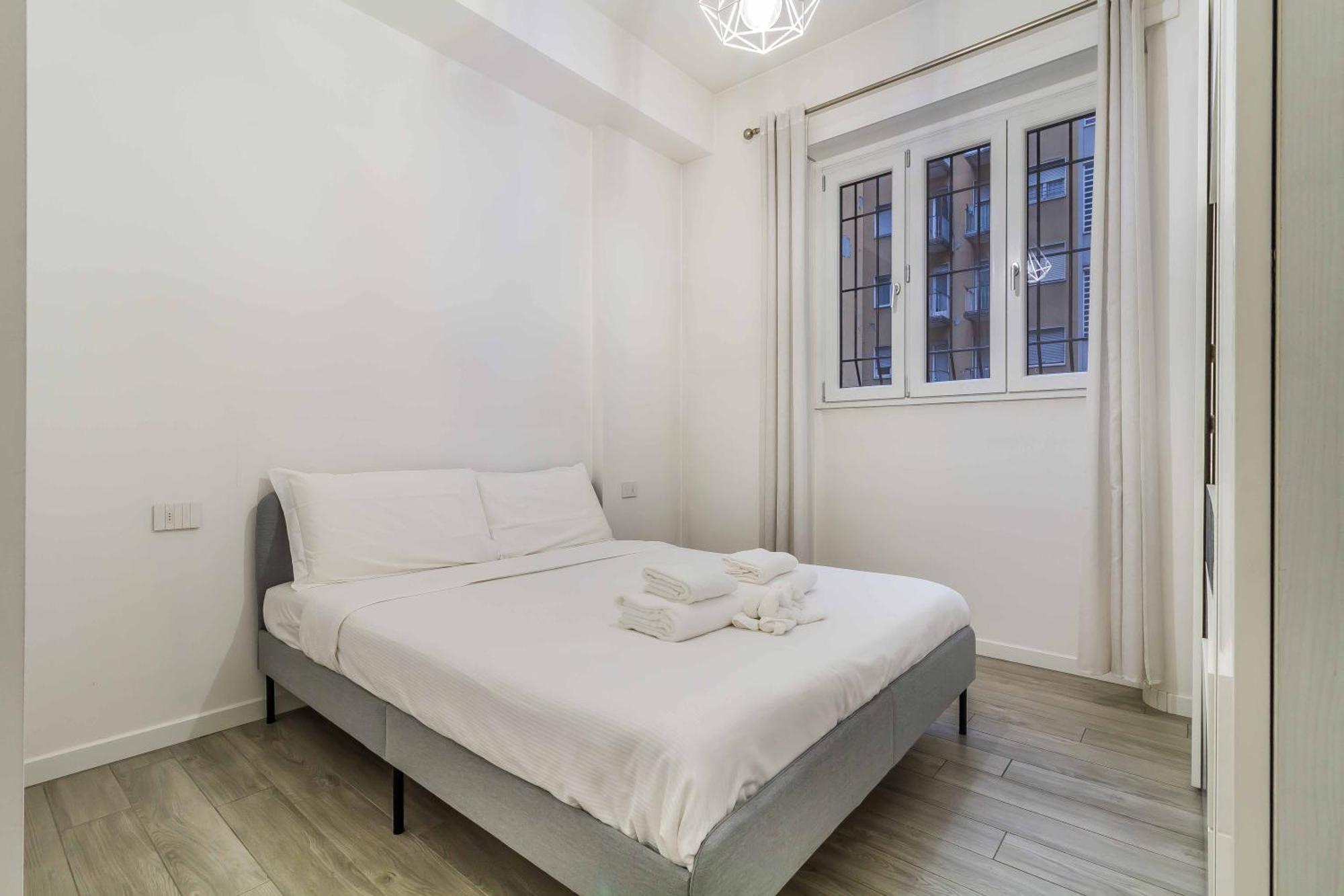 Domusmi Veniero 12 * Milano