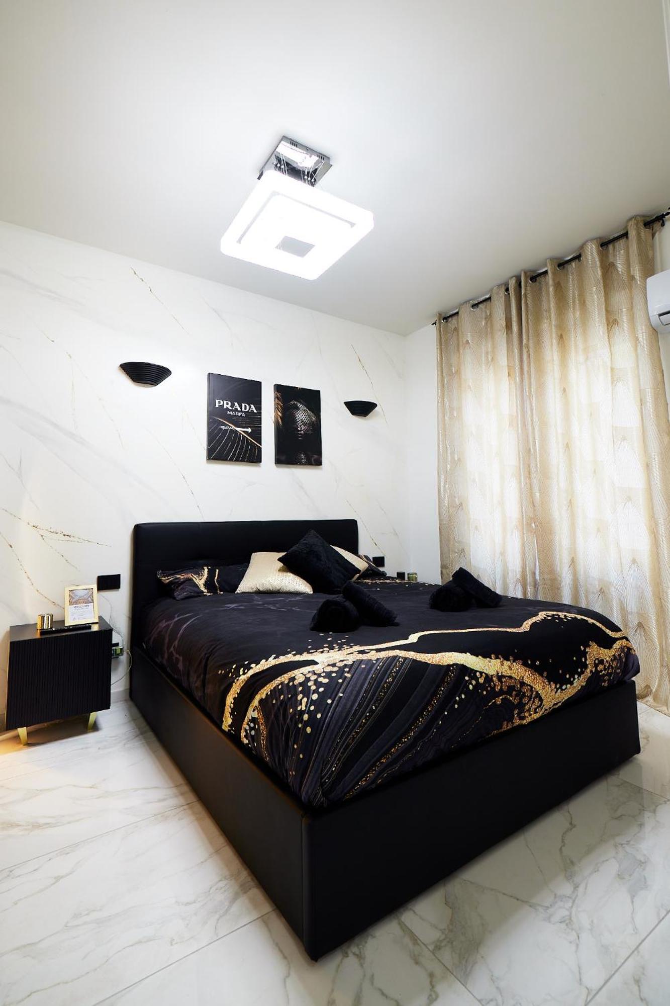 Italian Fashion - Luxurious Marble City Center Apartment Milan