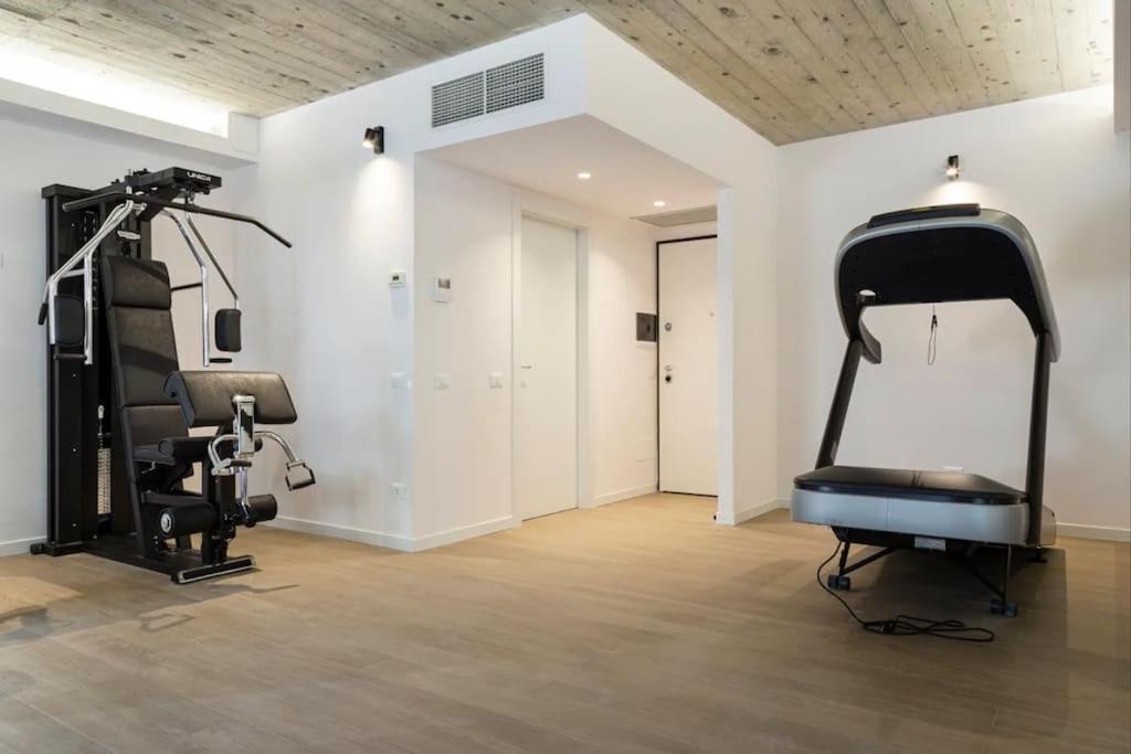Apartment Duomo Space Free Parking - Private Gym- Metro Milan