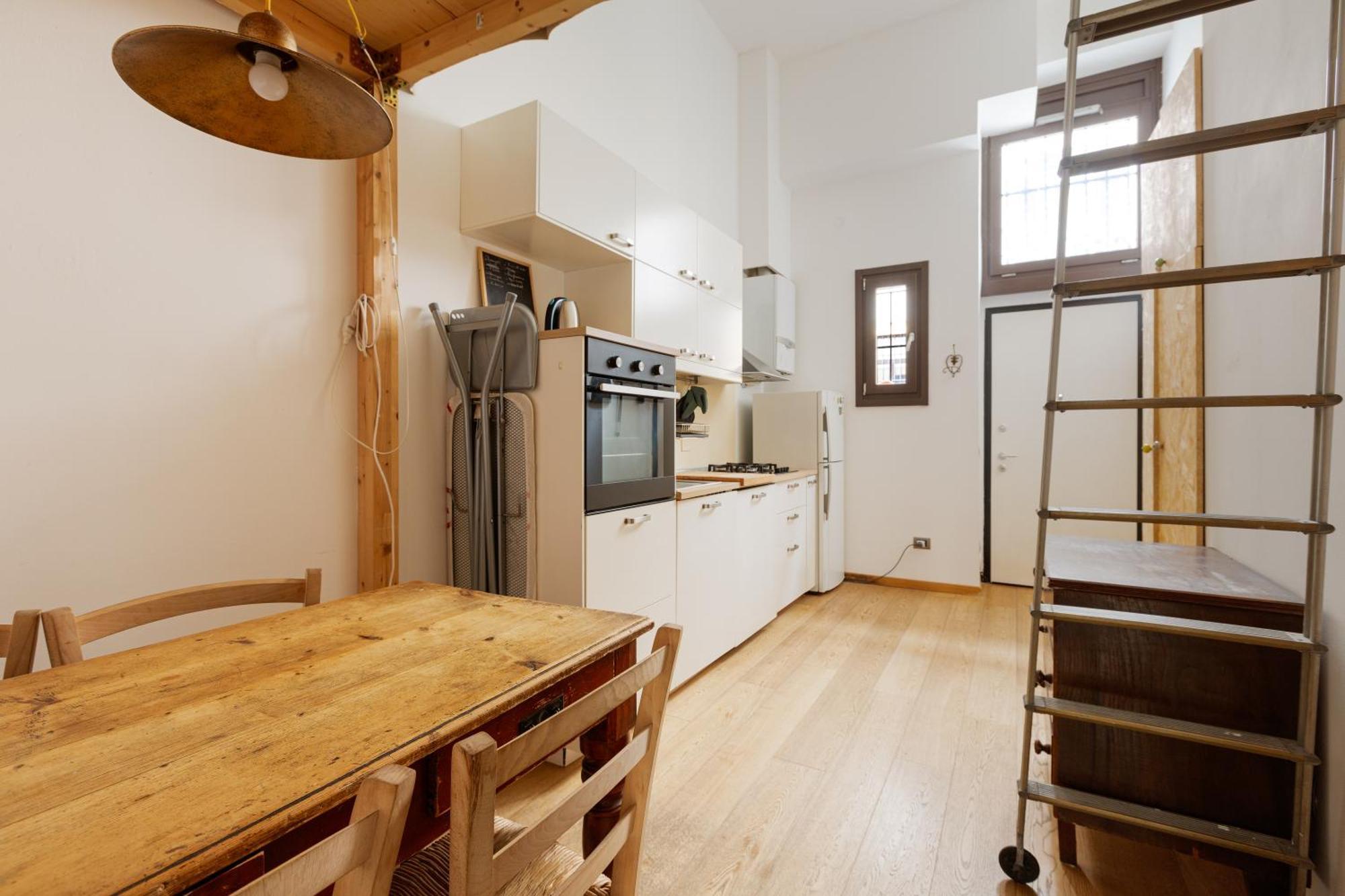 On 2 Levels Milan-crocetta M3! * Milan