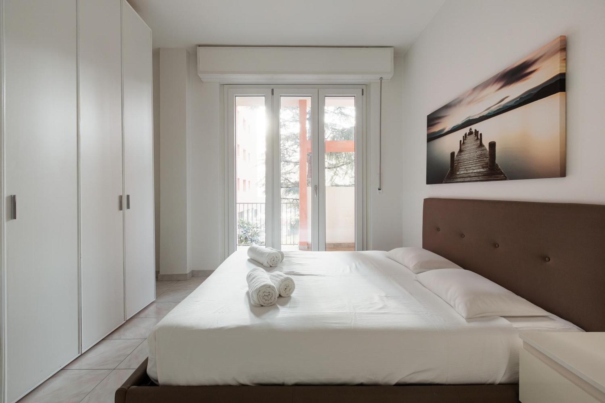 Apartamento Corvetto M3 - Bright Apt. With Balcony!