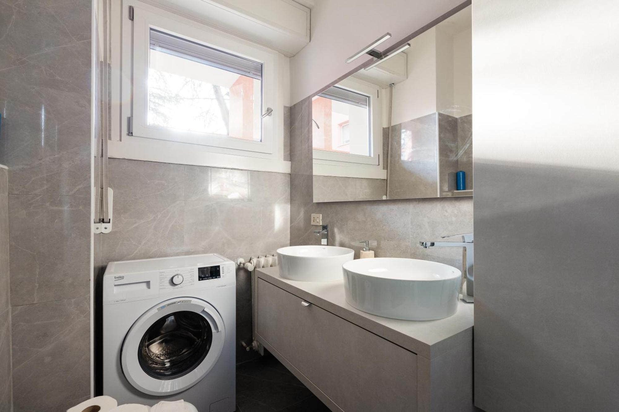 Corvetto M3 - Bright Apt. With Balcony! Apartamento