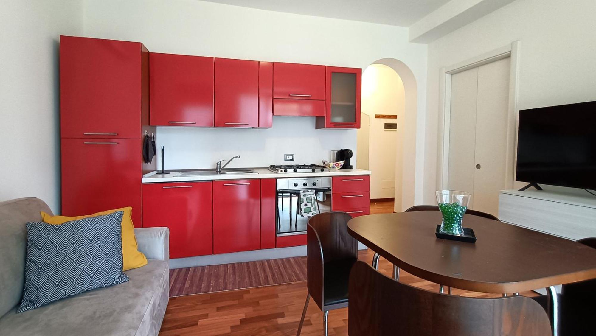 Sahi - Via Dei Ciclamini Mm1 Primaticcio, Stadio San Siro, Ospedale San Carlo * Milan