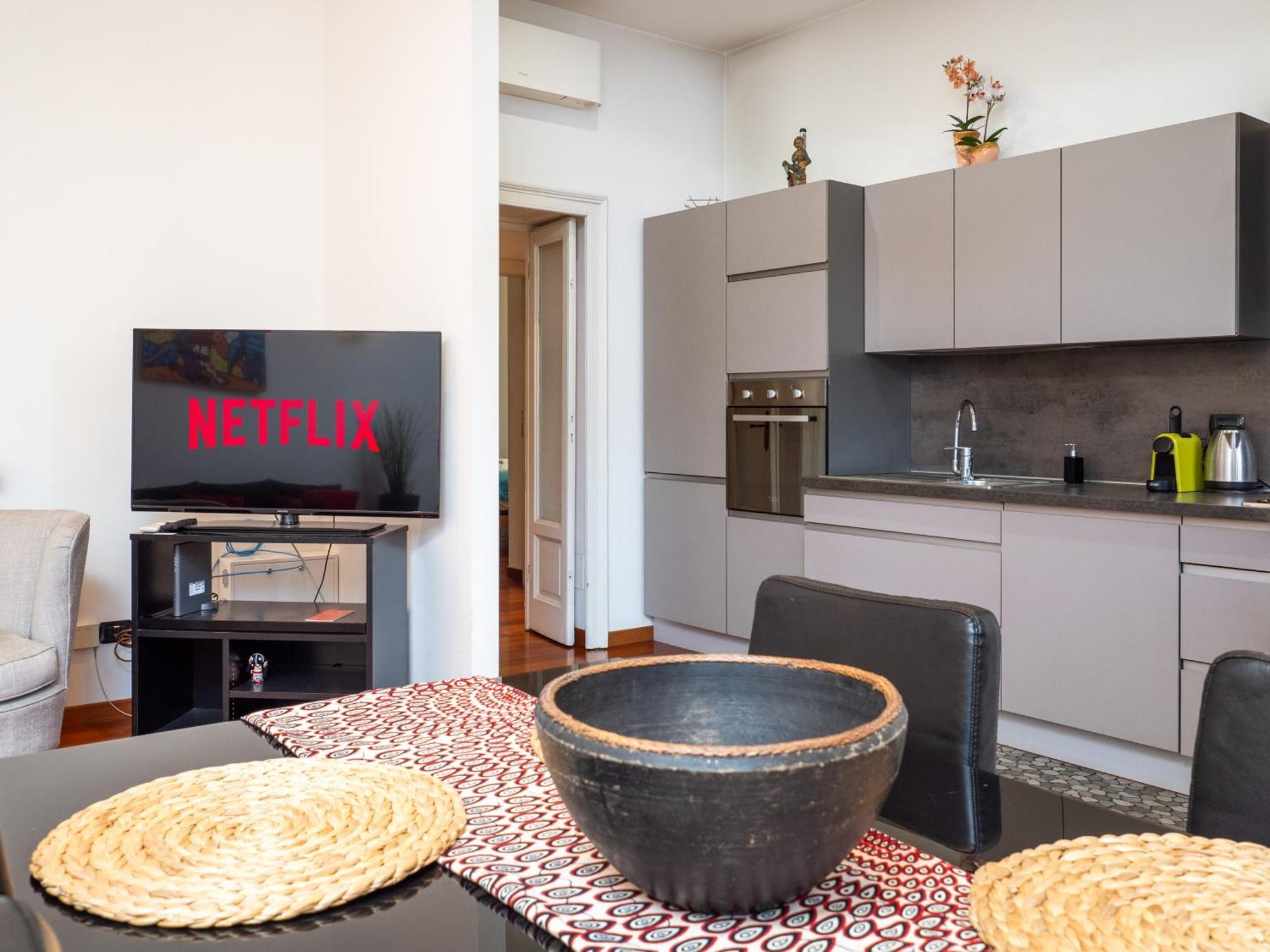 Luxury In The Most Iconic Avenue Of Apartment *