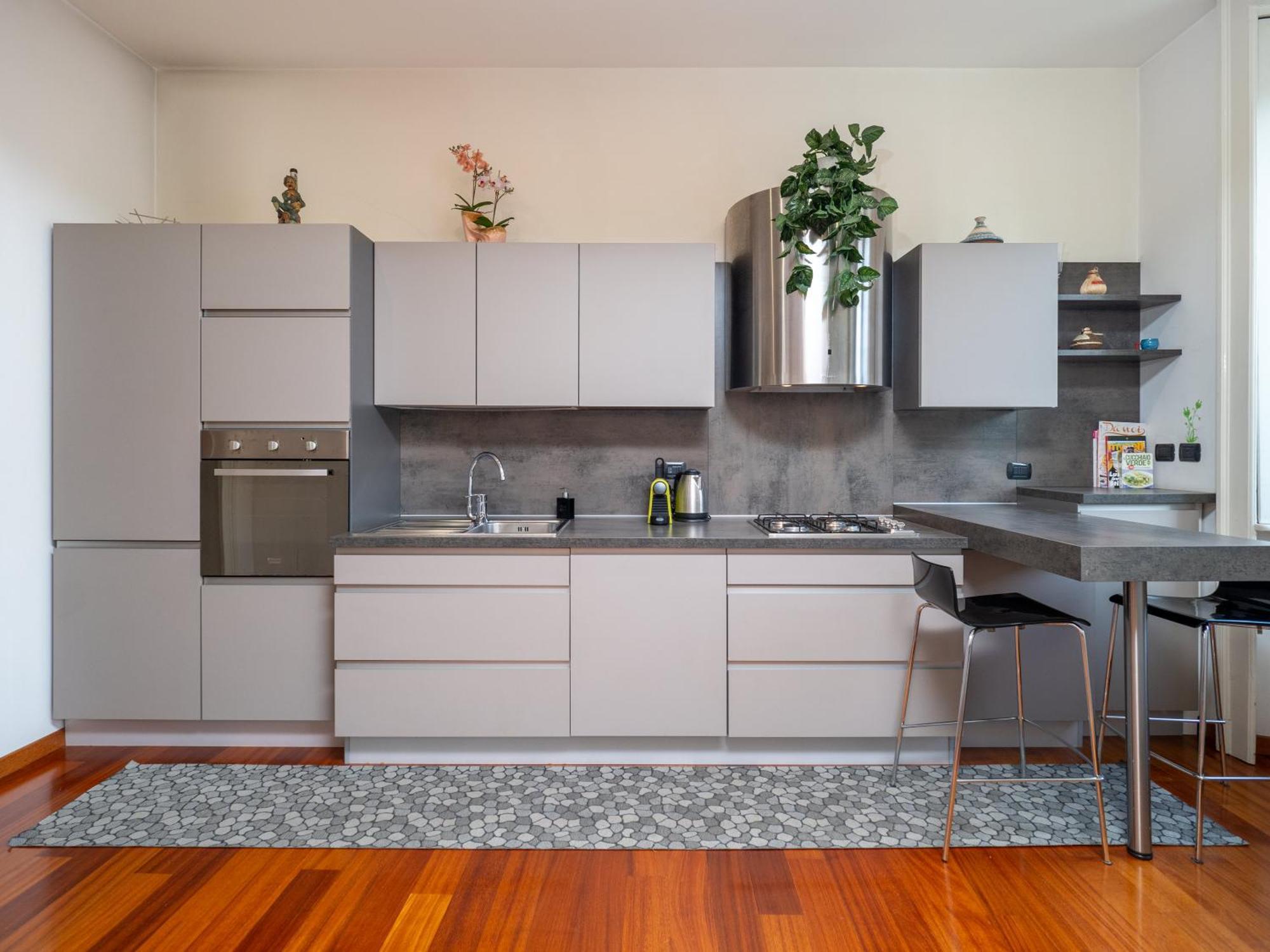 Luxury In The Most Iconic Avenue Of Apartment *