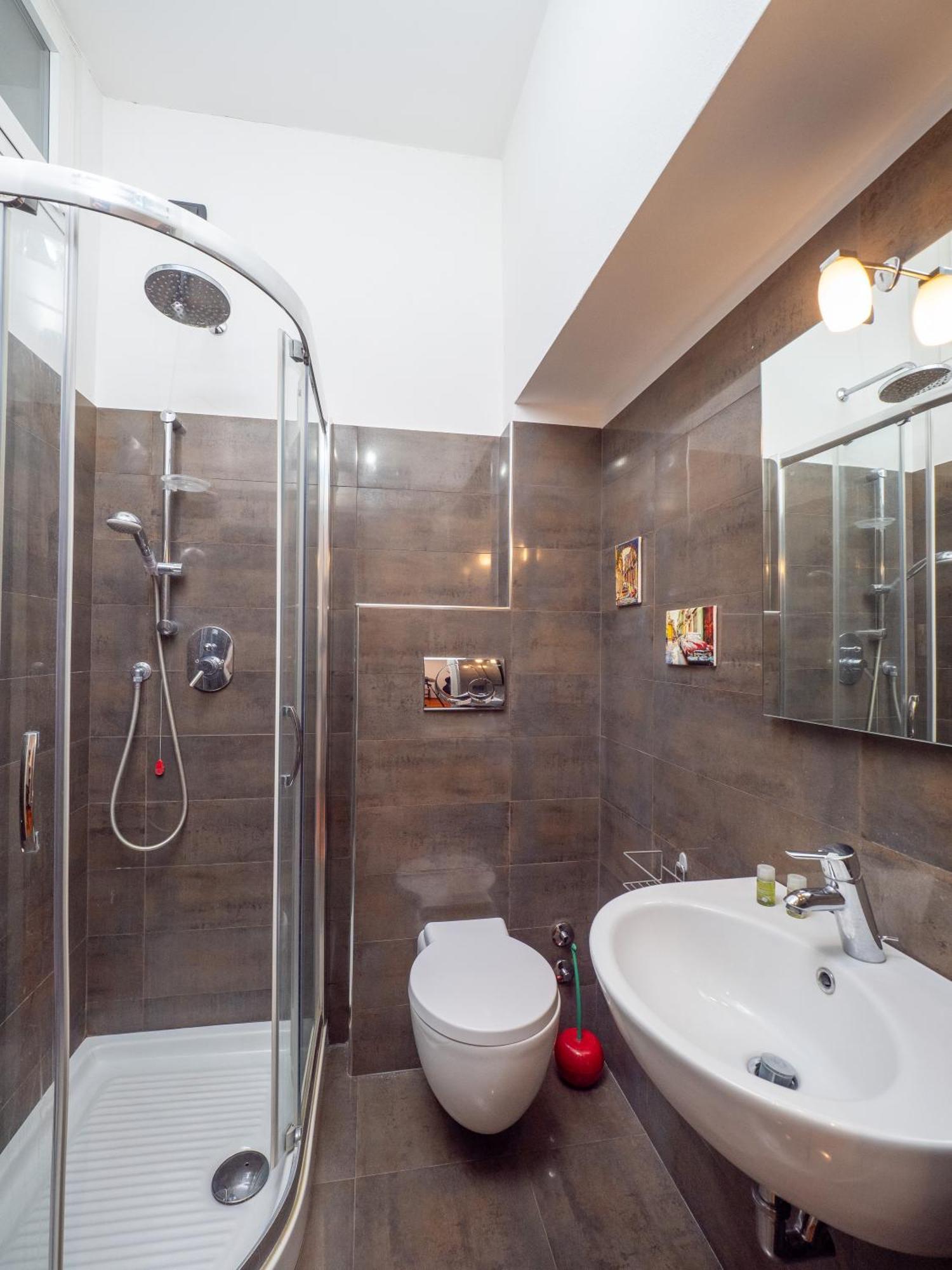 Luxury In The Most Iconic Avenue Of Apartment *