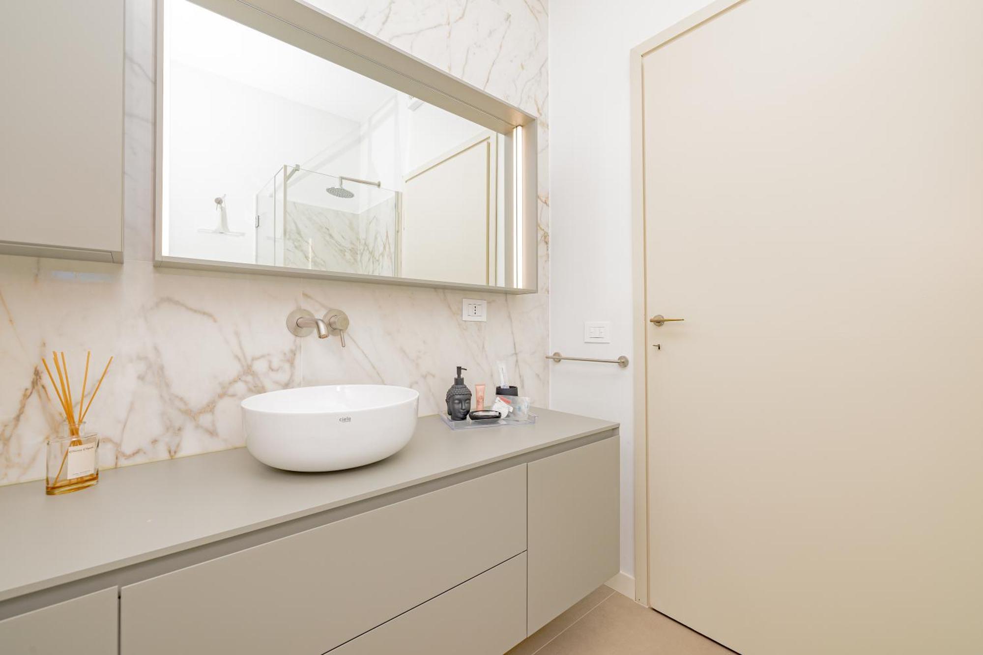 Elegance & Comfort Station 500mt -15minuti Duomo Apartment