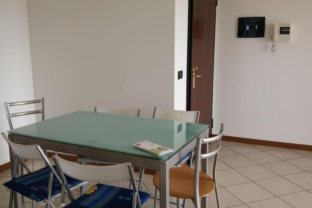 Villa4Holydays - M1 Subway *