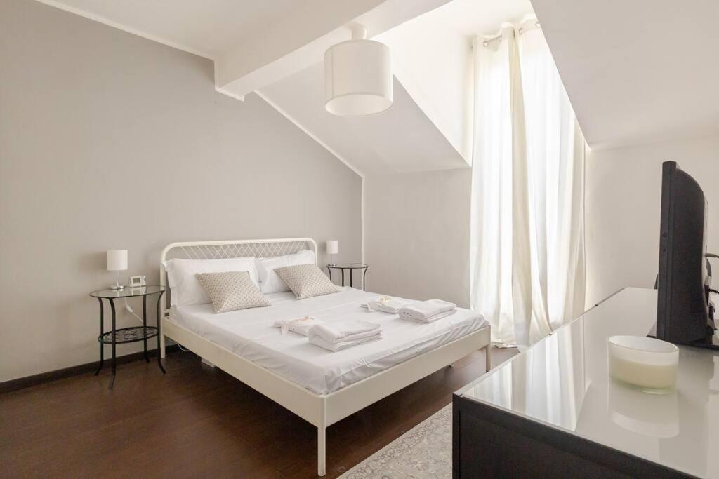 Sky-view Flat In * Milan
