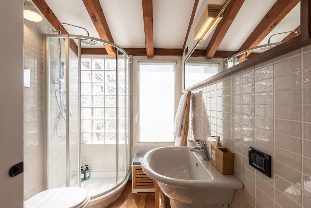 10 Minuti Metro Stazione - Attico Moderno Apartment *