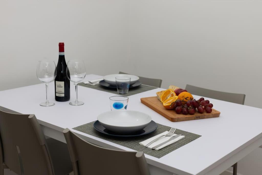 Deluxe With Free Wifi And Netflix Apartment