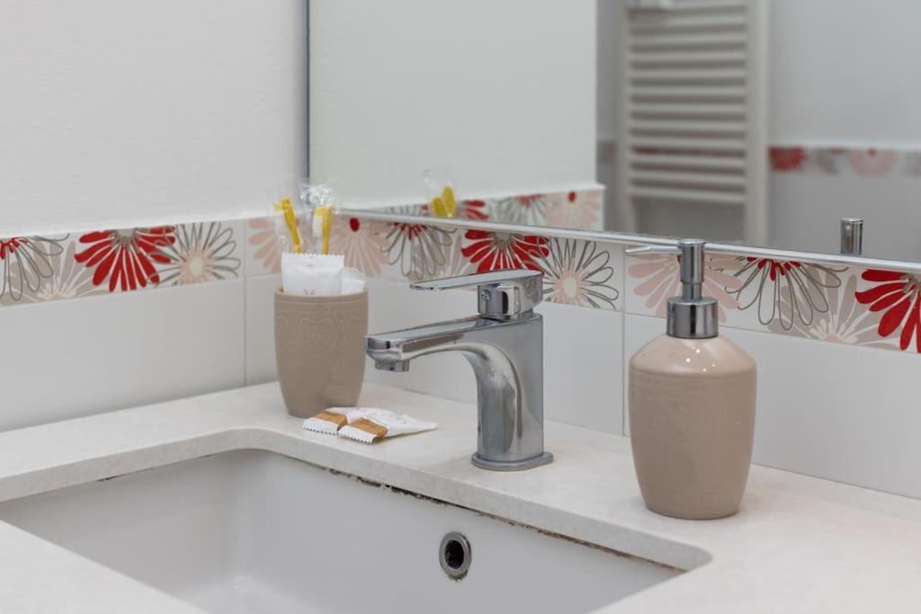Deluxe With Free Wifi And Netflix * Milan