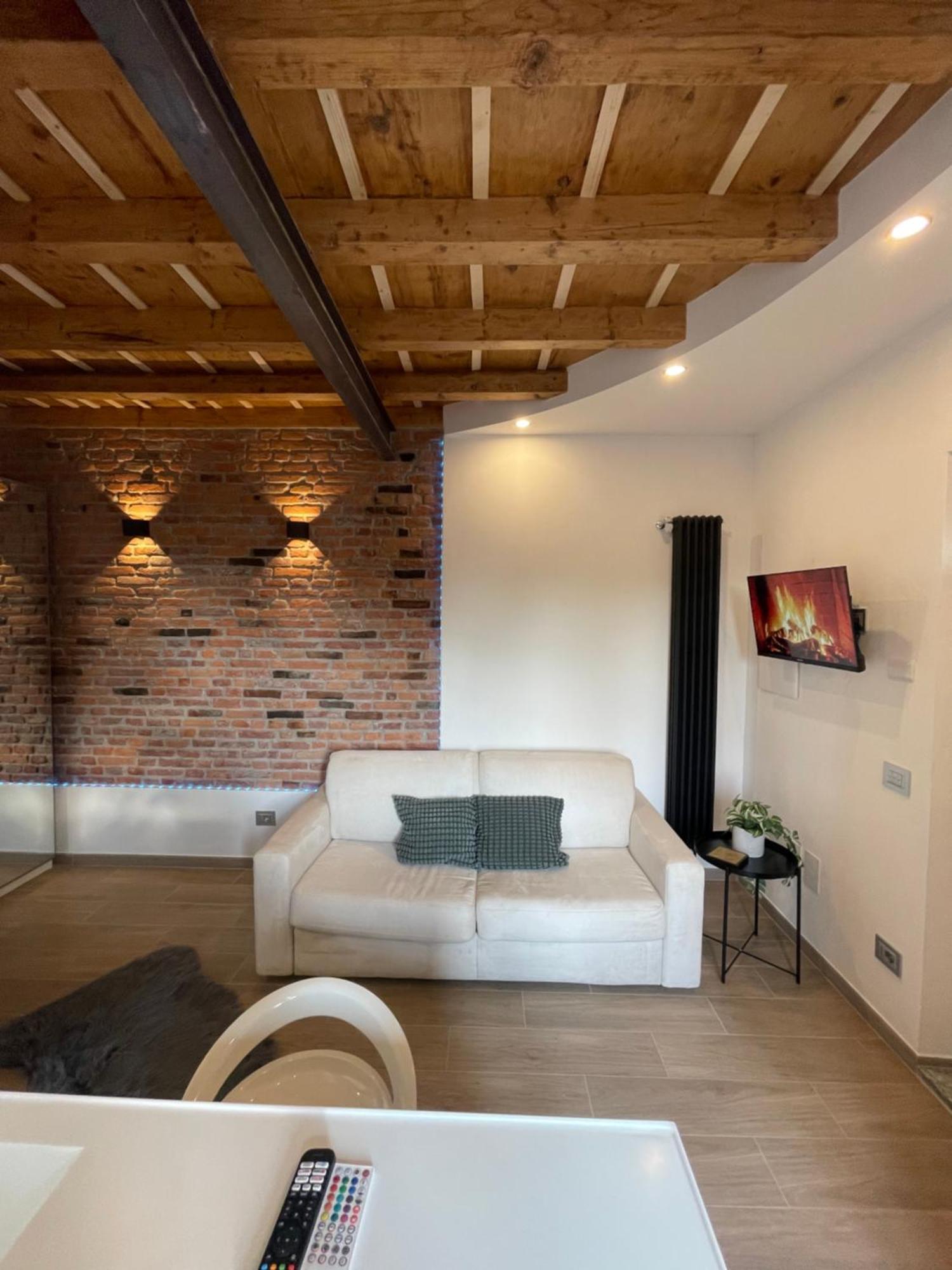 Appartamento Chiesa Rossa-loft And Apartments-navigli Milano