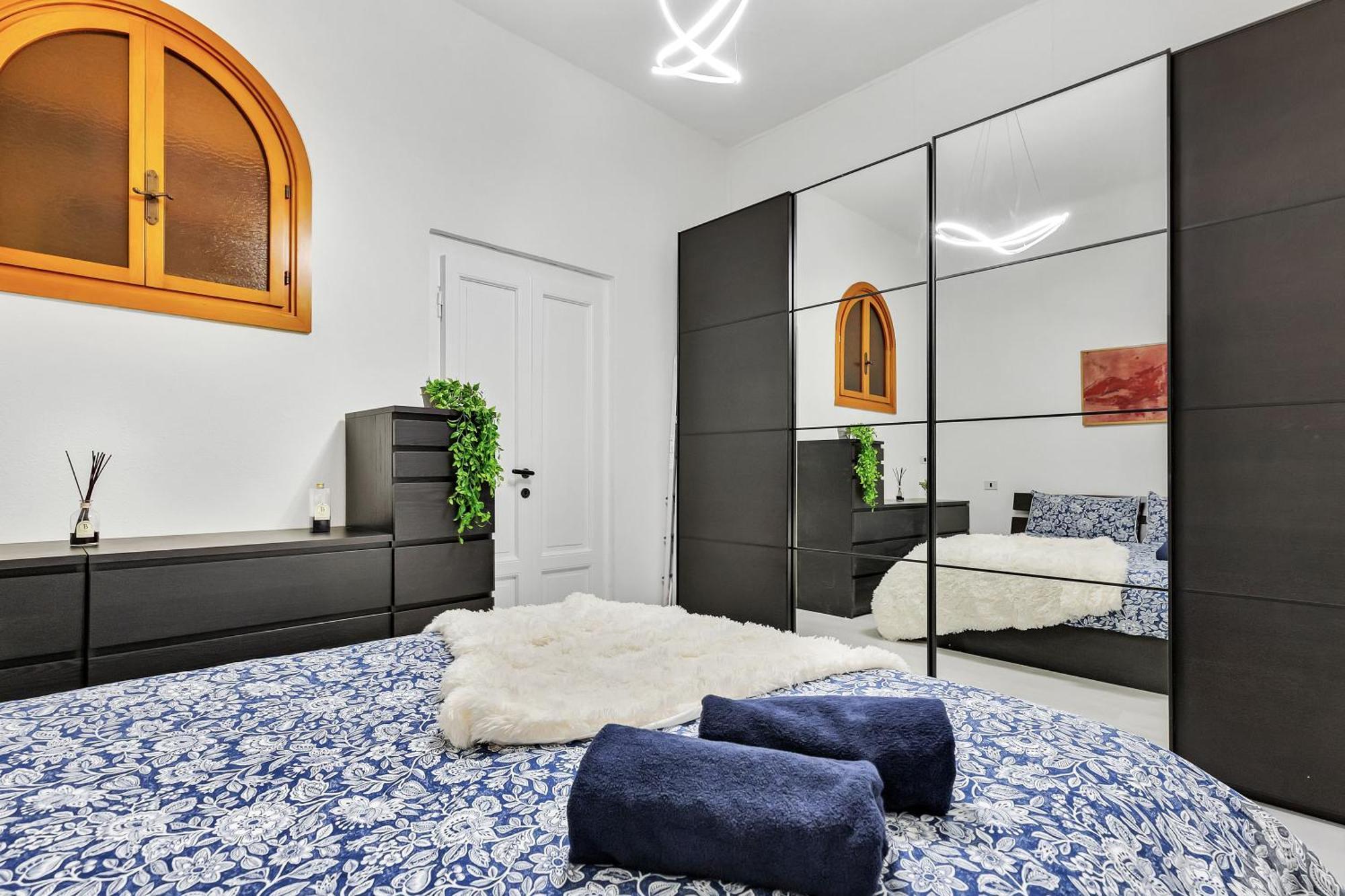 Charming And Large - 4 People - Fiera & Duomo Apartment