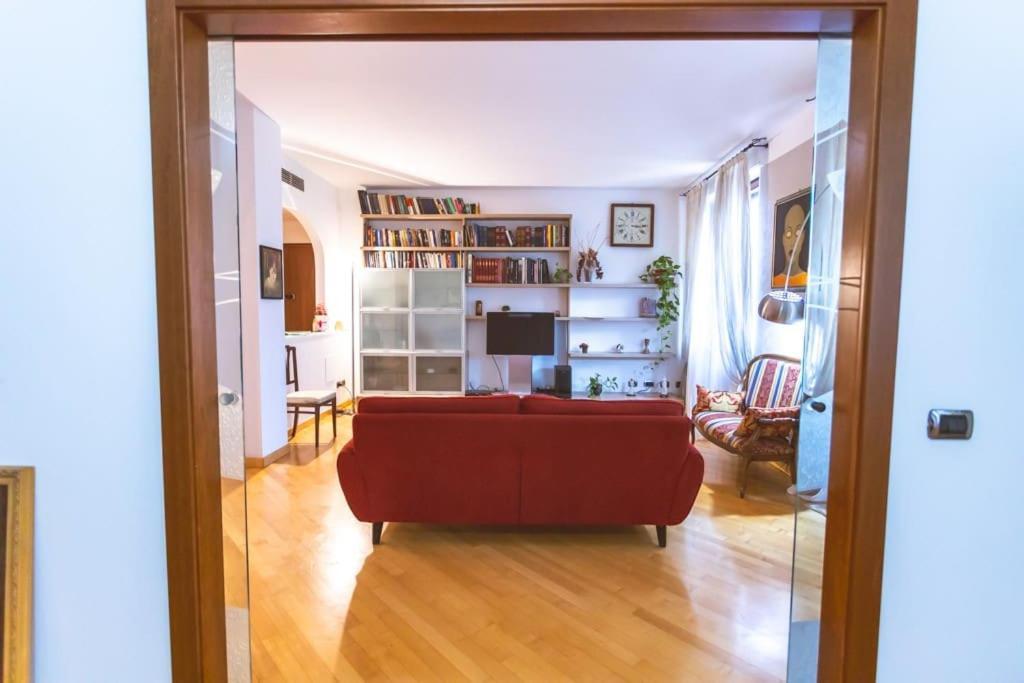 Ampia Oasi A Porta Venezia: Casa In Centro Apartment *