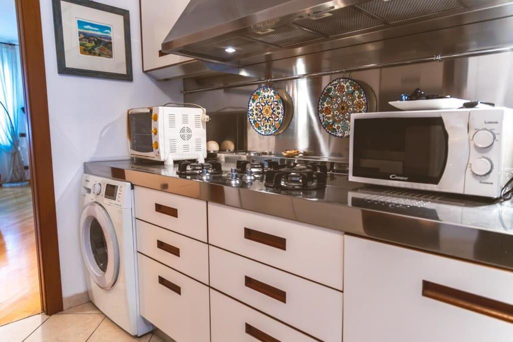 Apartment Ampia Oasi A Porta Venezia: Casa In Centro Milan