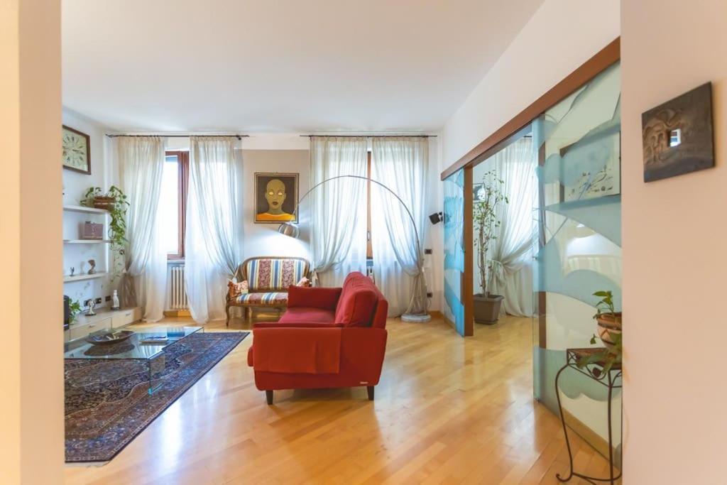 Ampia Oasi A Porta Venezia: Casa In Centro * Milan