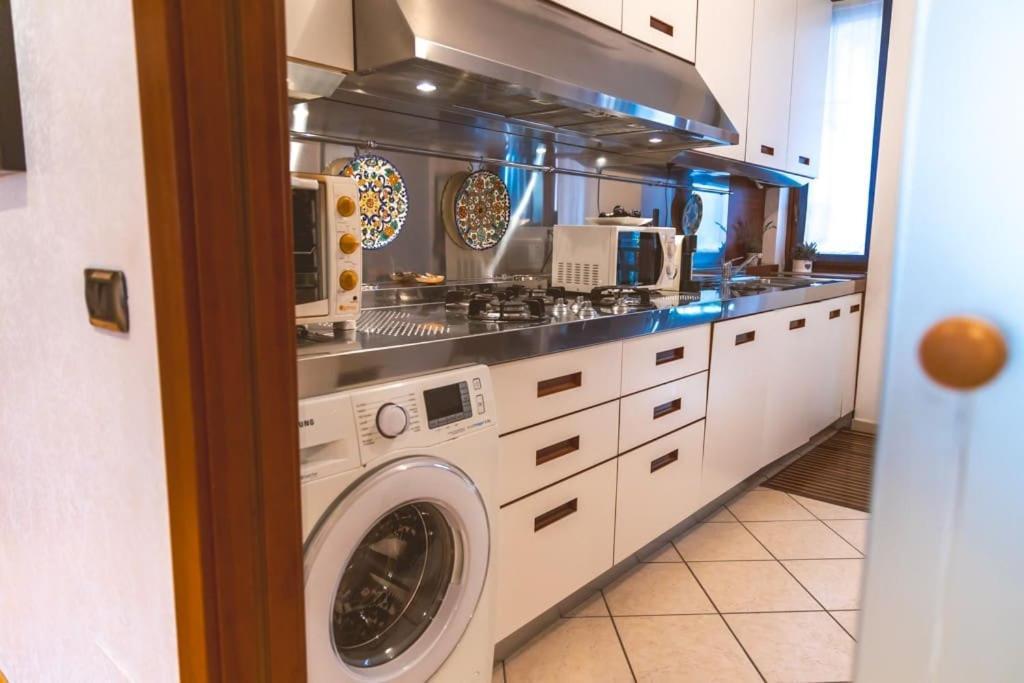 Apartment Ampia Oasi A Porta Venezia: Casa In Centro *