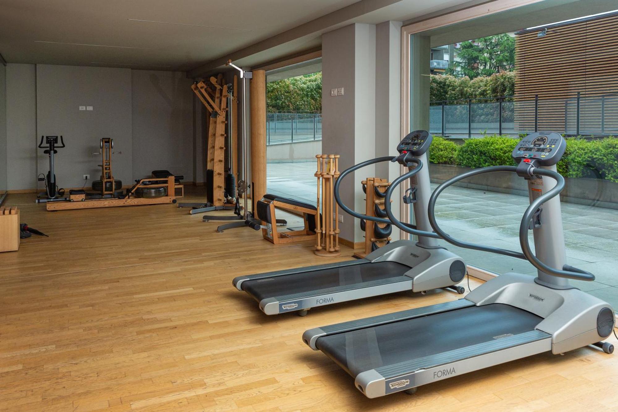 Apartment Gym And Pool Exclusive *