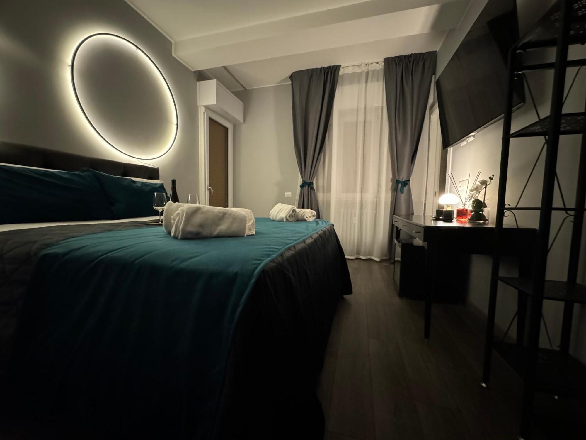 Meg Glamour Vicino I Navigli Milão