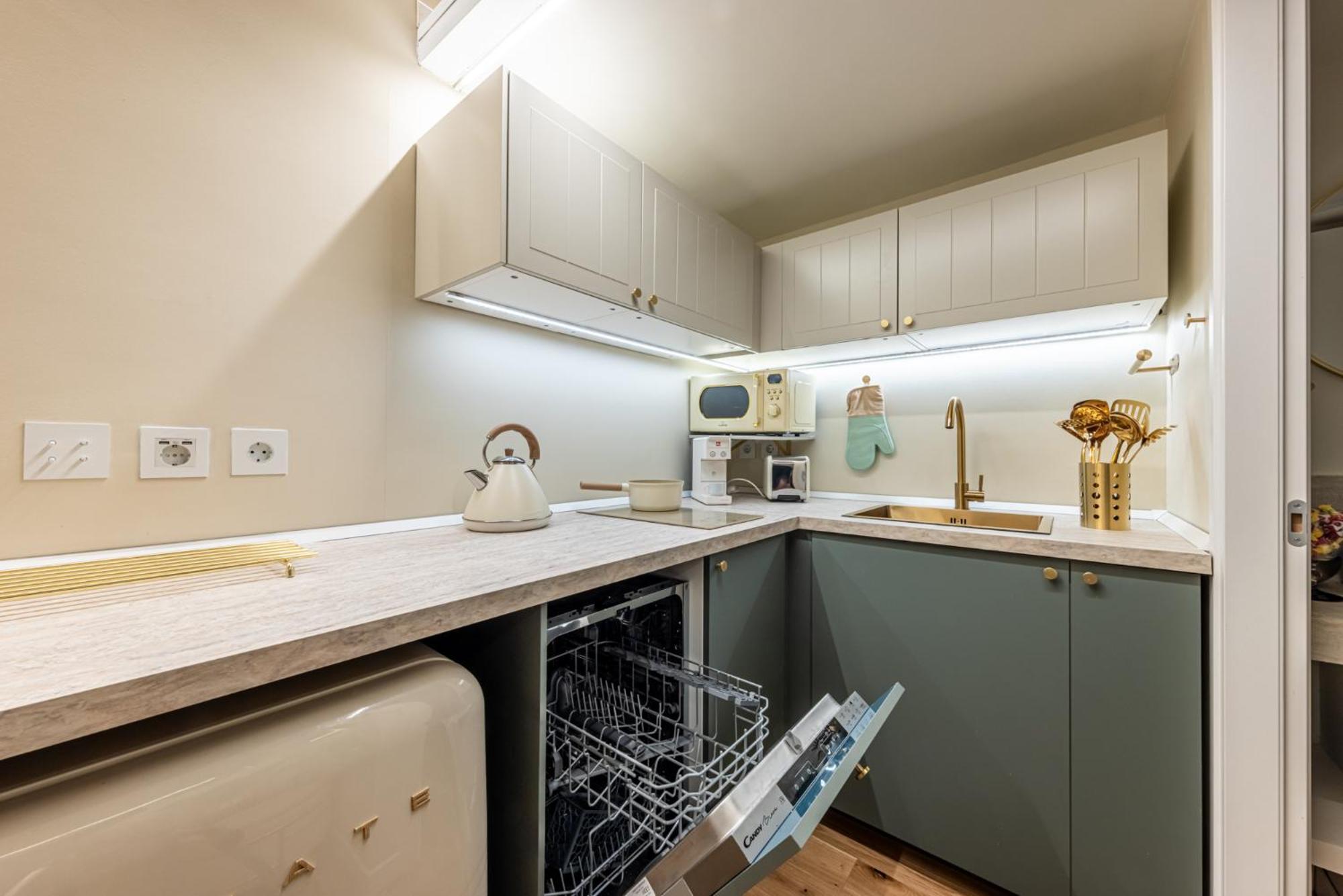 Stylish Monolocale Apartment Milan