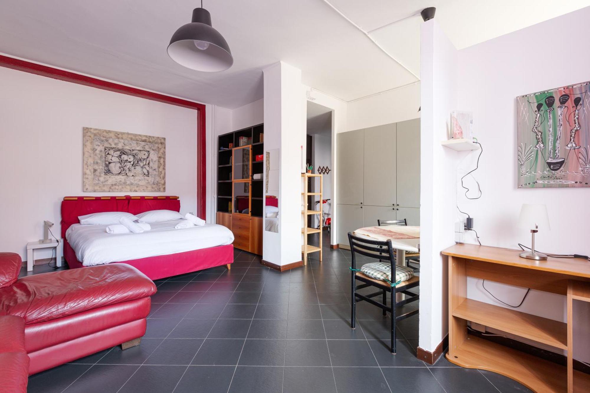 De Angeli M1 - Colorful With Balcony! Apartment