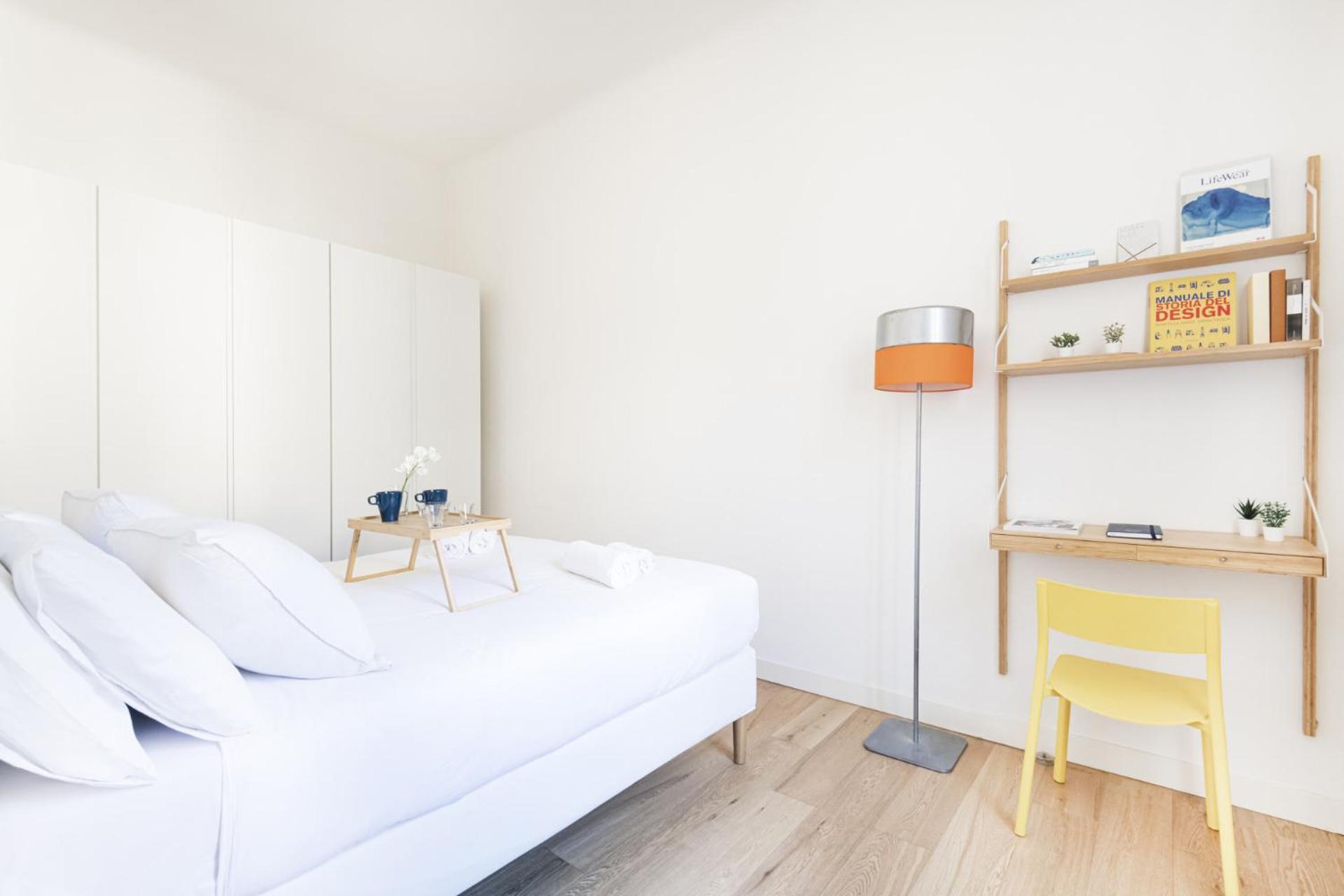 Easylife-luminoso In Zona Garibaldifs