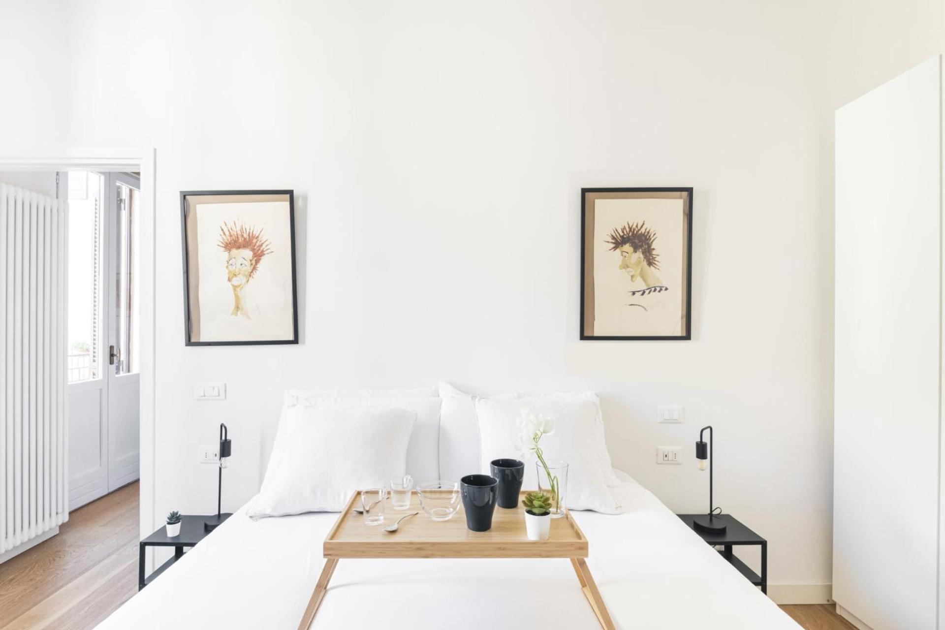Easylife-luminoso In Zona Garibaldifs