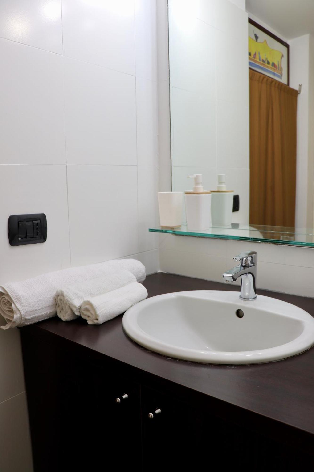 Navigli-duomo Rehomes Green Loft Apartment Milan