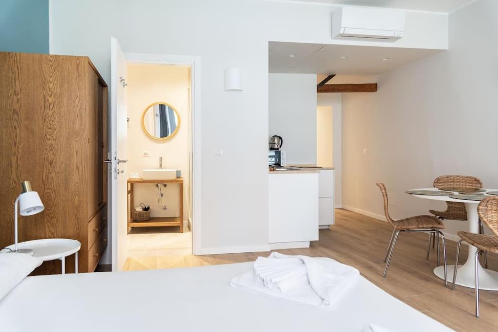 Youhosty - Ticinese 1 Apartment *