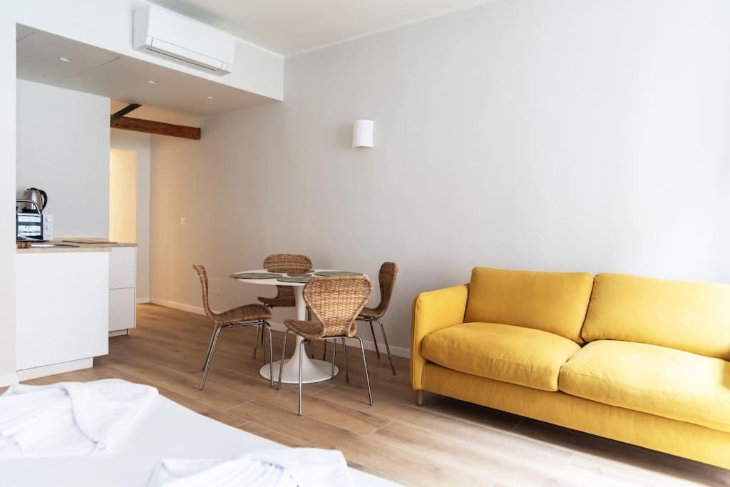 Youhosty - Ticinese 1 * Milan