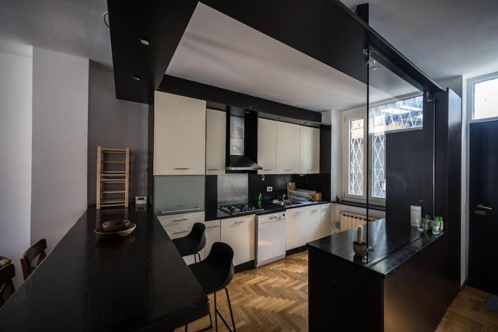 Wonderfull Two Floors Navigli Apartment