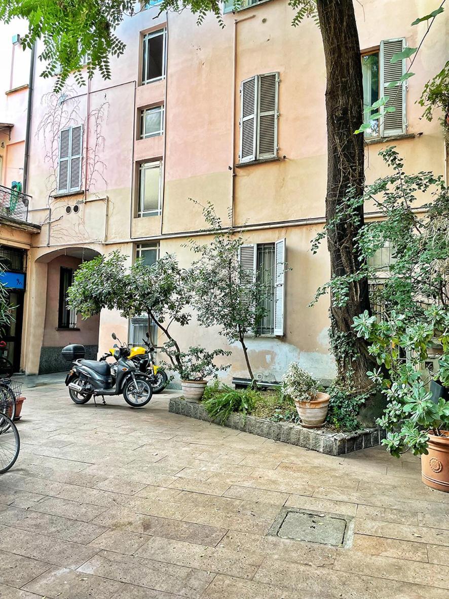 Navigli-porta Genova-musei Centrale Milan