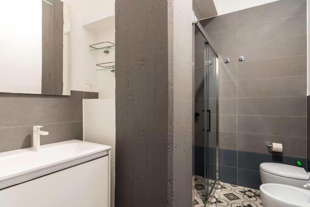 Apartment Da Mauro Sui Navigli Bilocale Vista Darsena Milan