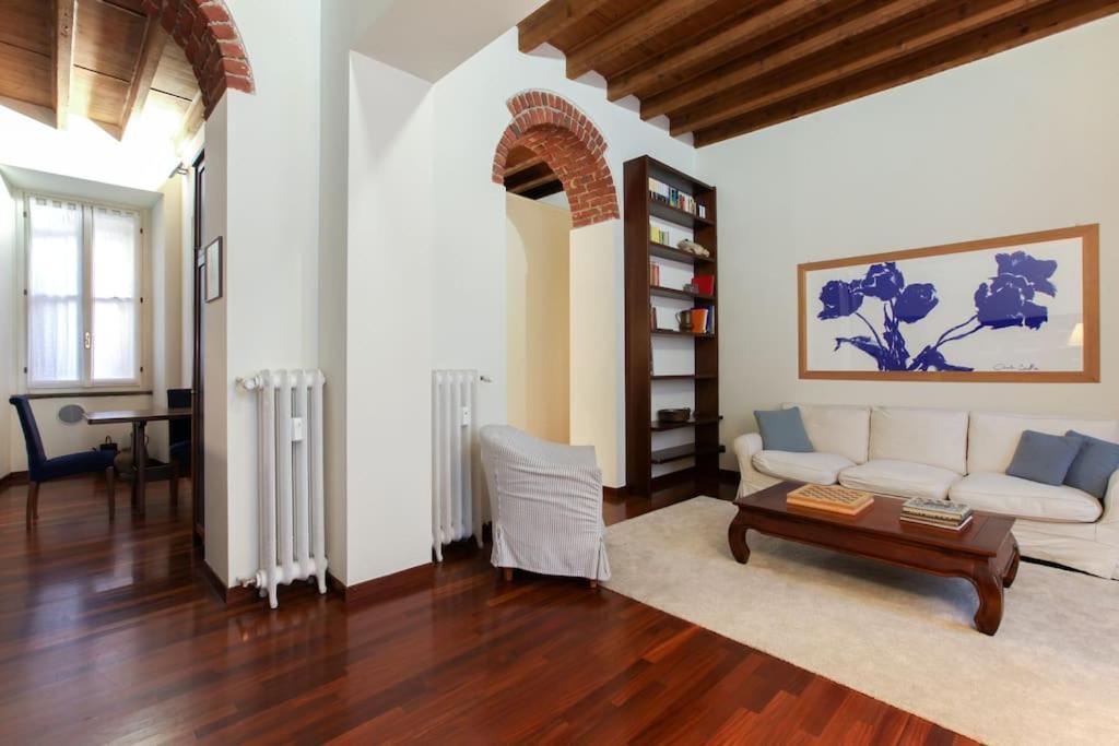 Hacca Collection - Corso Magenta, Unique And Charming 2br *