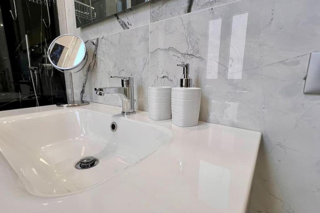 Urban House - Modern Flat Navigli Milan Center Apartamento